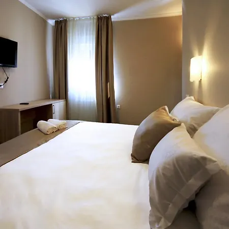 Ave Maria Alojamento de Acomodação e Pequeno-almoço 3*